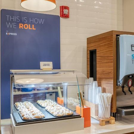 Holiday Inn Express Troy By Ihg Exterior foto